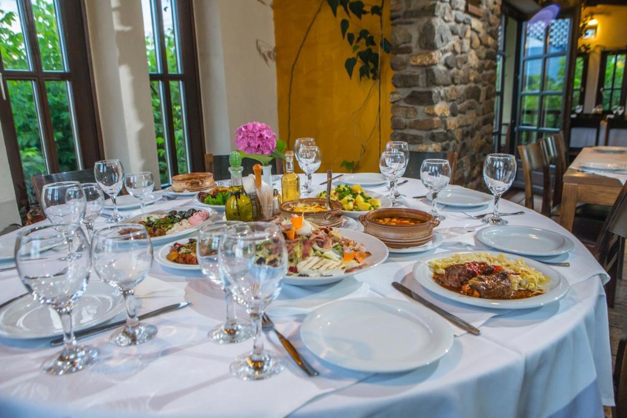קרקיני Oikoperiigitis Hotel מראה חיצוני תמונה