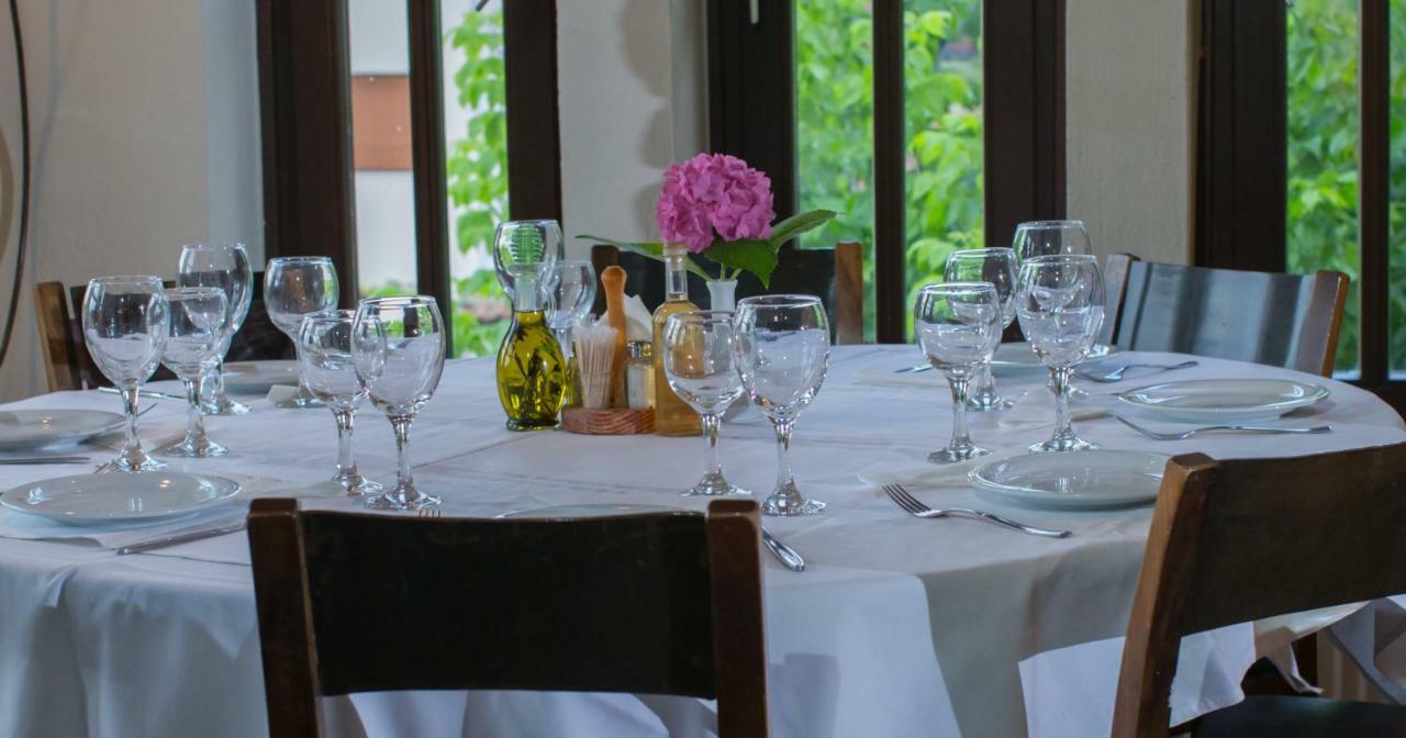 קרקיני Oikoperiigitis Hotel מראה חיצוני תמונה